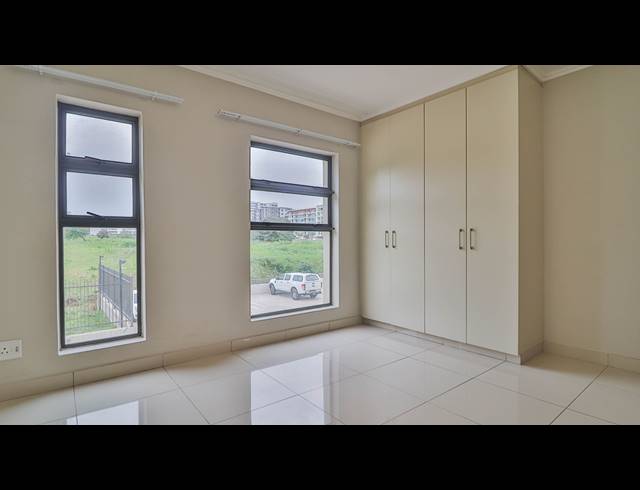 2 BEDROOM APARTMENT FOR SALE IN UMHLANGA RIDGE